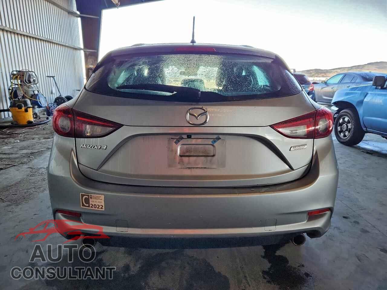 MAZDA 3 2017 - 3MZBN1L76HM155019