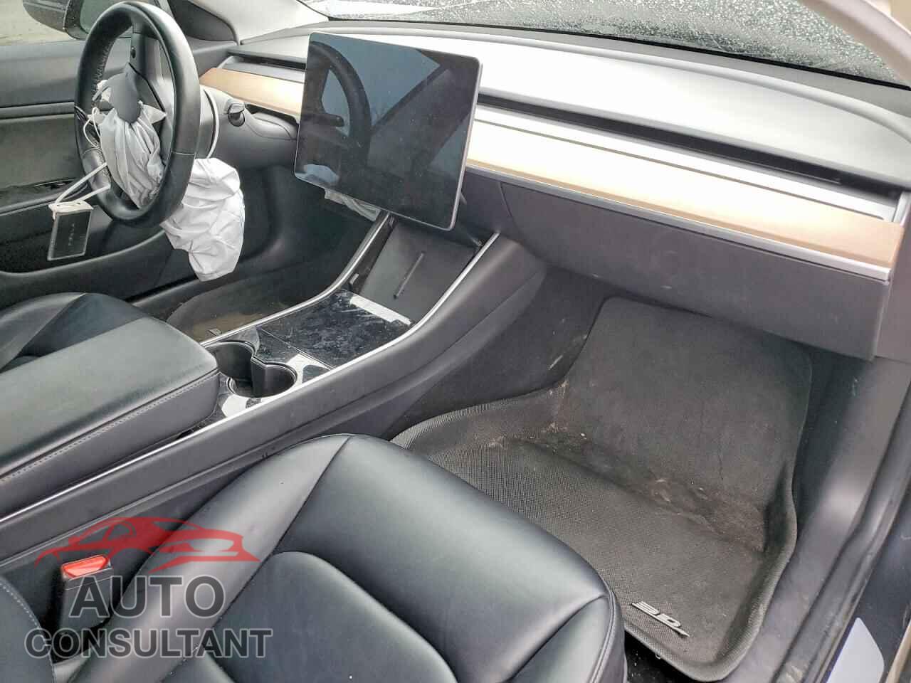 TESLA MODEL 3 2018 - 5YJ3E1EB3JF090598