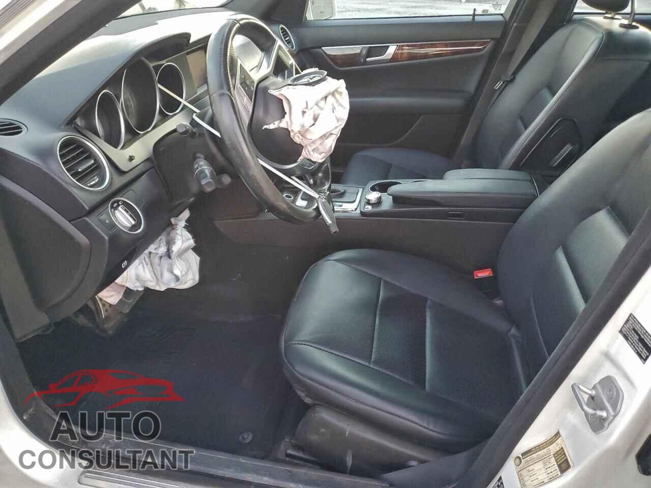 MERCEDES-BENZ C-CLASS 2012 - WDDGF8BB0CR228161