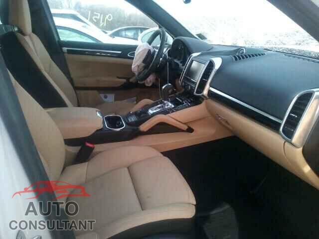 PORSCHE CAYENNE 2016 - WP1AA2A25GLA05103