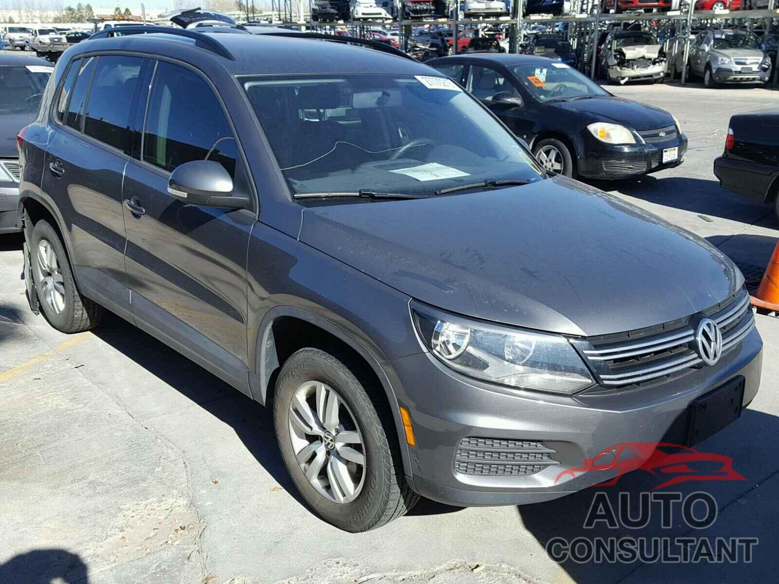 VOLKSWAGEN TIGUAN 2015 - WVGBV7AX4FW507161