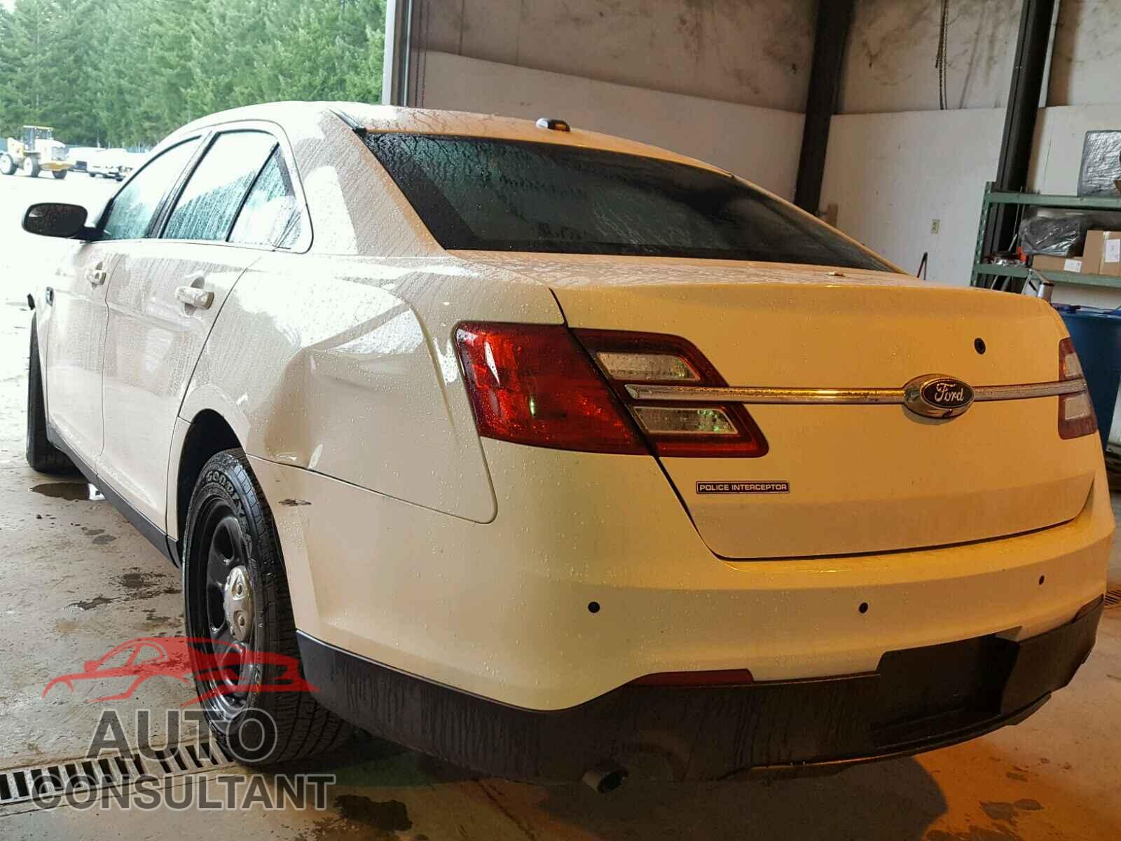 FORD TAURUS 2017 - 1FAHP2L88HG105955