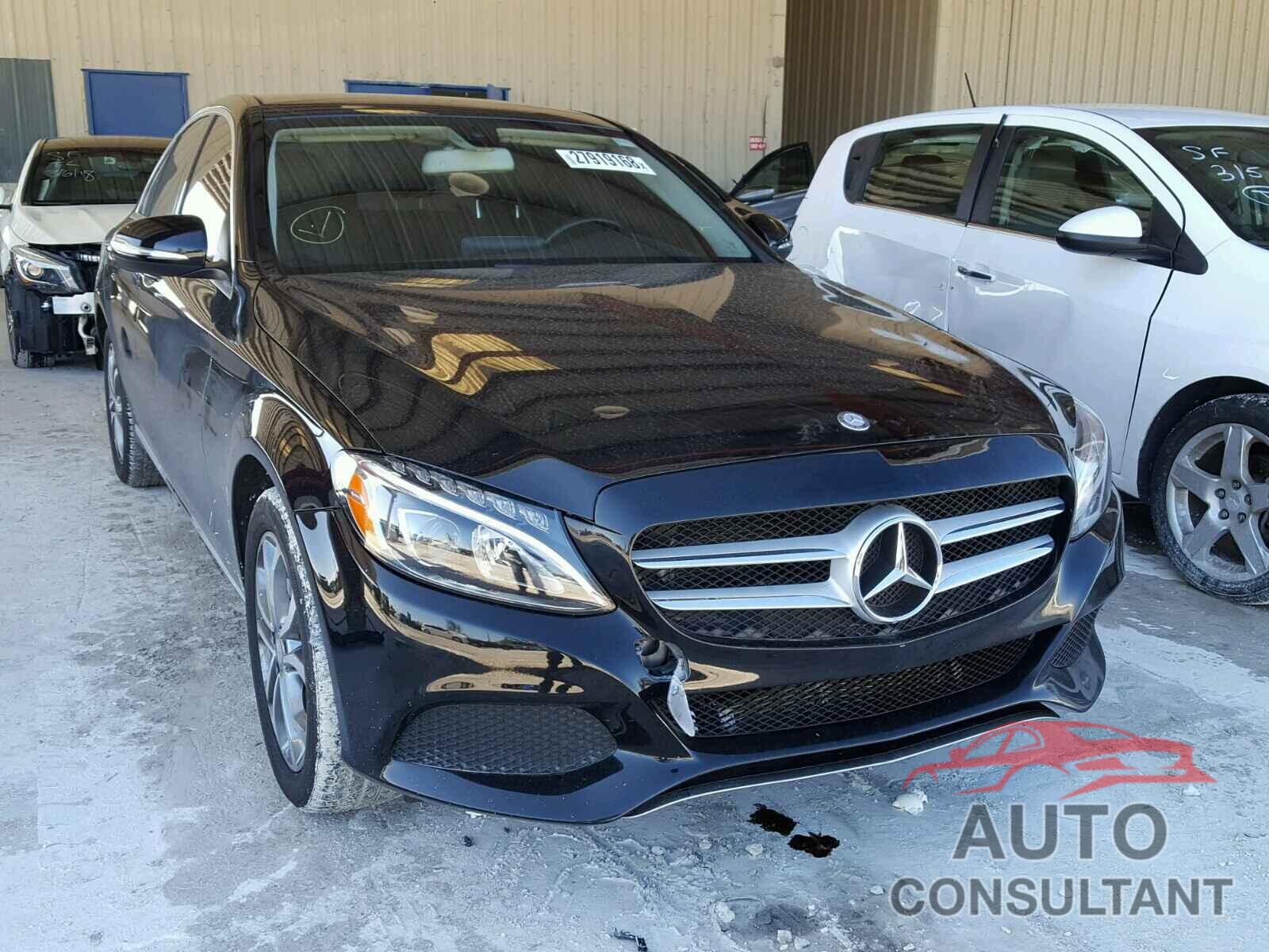 MERCEDES-BENZ C300 2015 - 55SWF4KB7FU018020