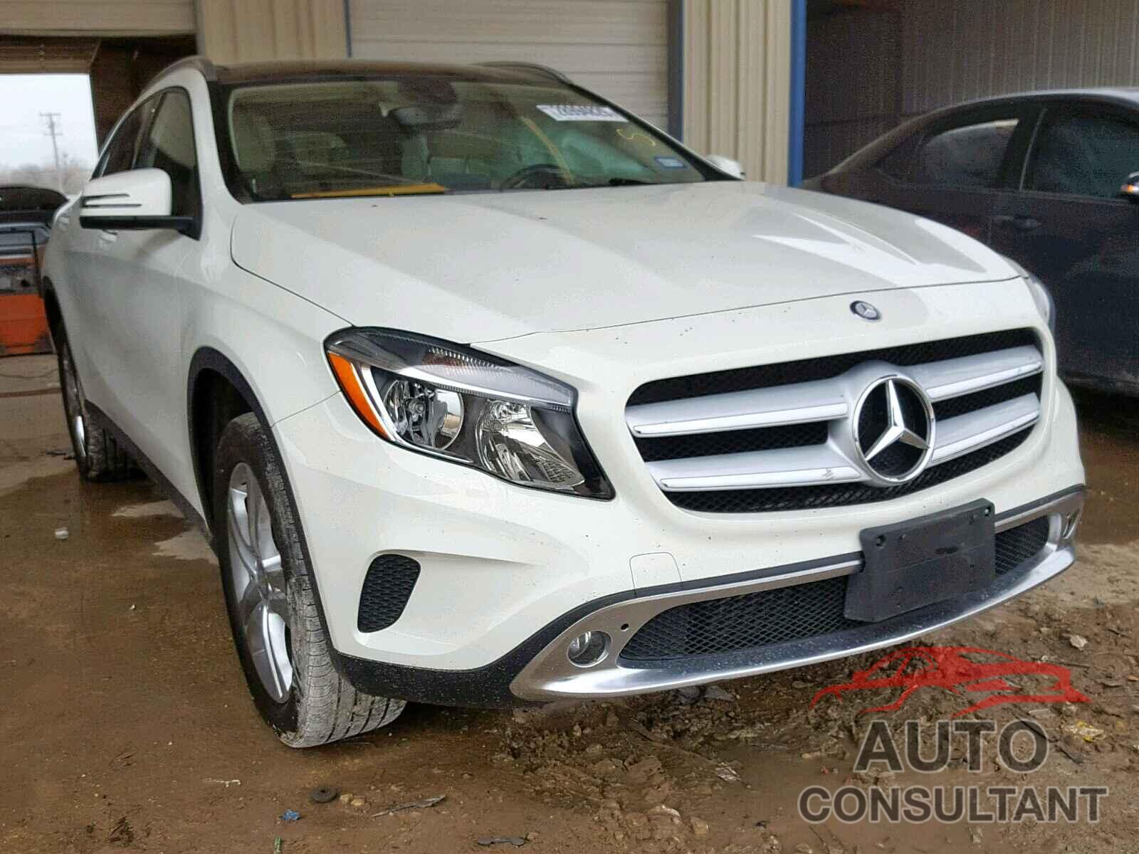 MERCEDES-BENZ GLA 250 2017 - 3N1AB7AP8HY286719