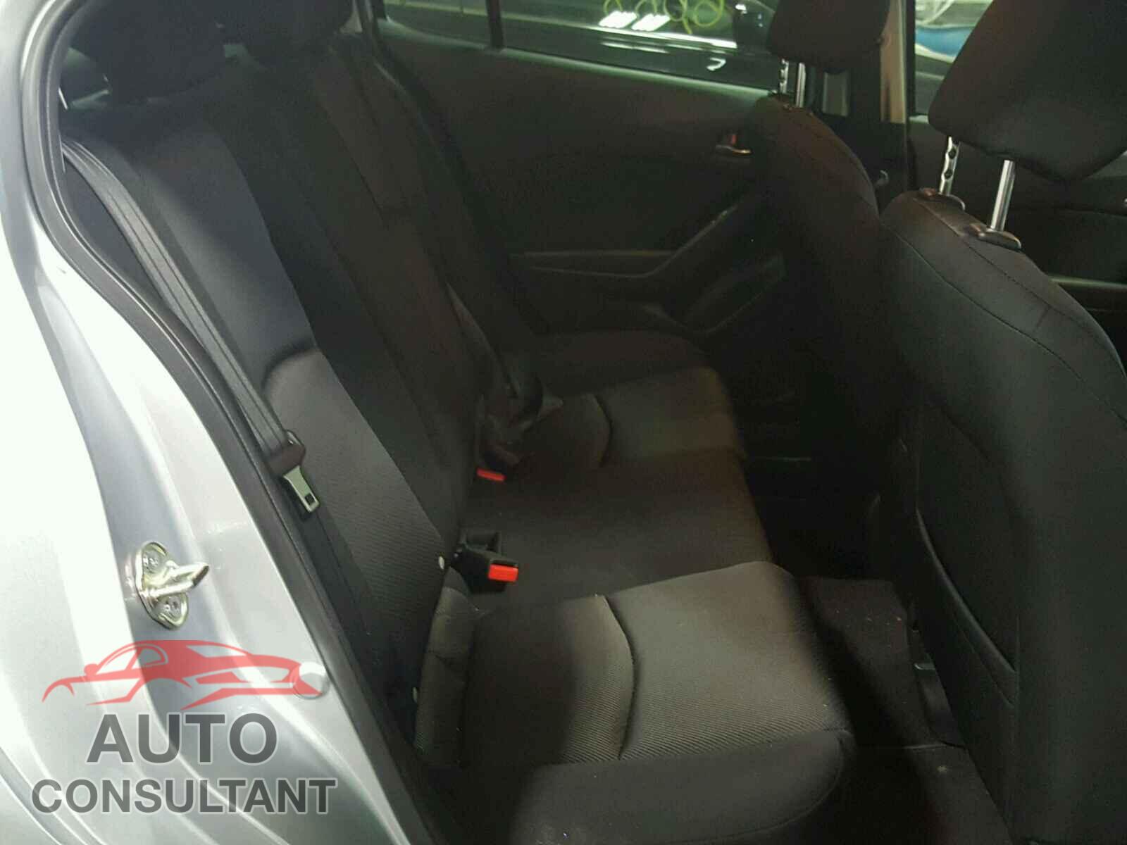 MAZDA 3 2017 - 3MZBN1U74HM142221