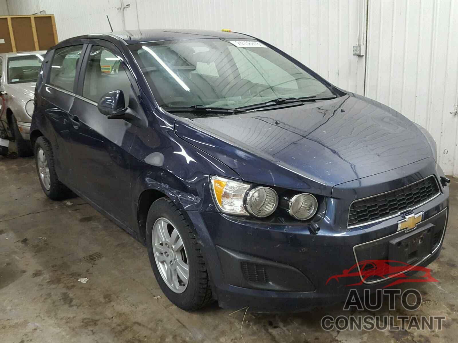 CHEVROLET SONIC 2015 - 1G1JC6SB9F4159137