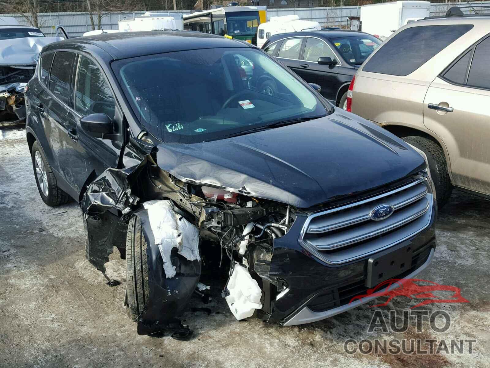 FORD ESCAPE 2017 - 1FMCU9GD0HUD23284