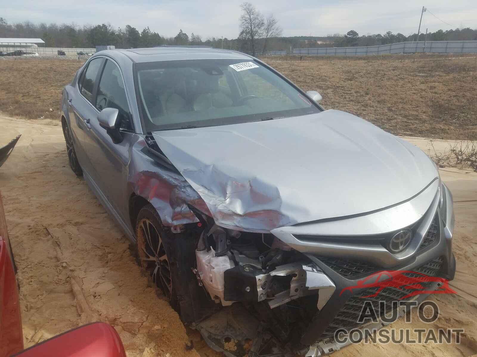 TOYOTA CAMRY 2018 - JTNB11HK1J3047390