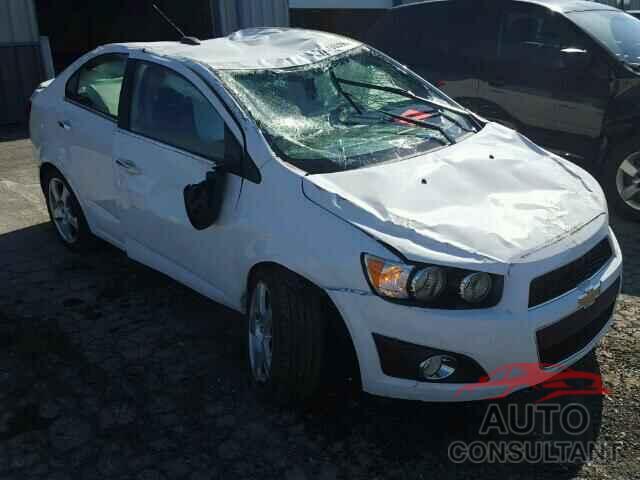 CHEVROLET SONIC 2015 - 1G1JE5SB3F4161969