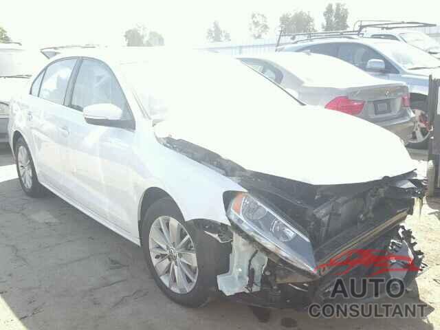 VOLKSWAGEN JETTA 2015 - 3VWLA7AJ0FM323316