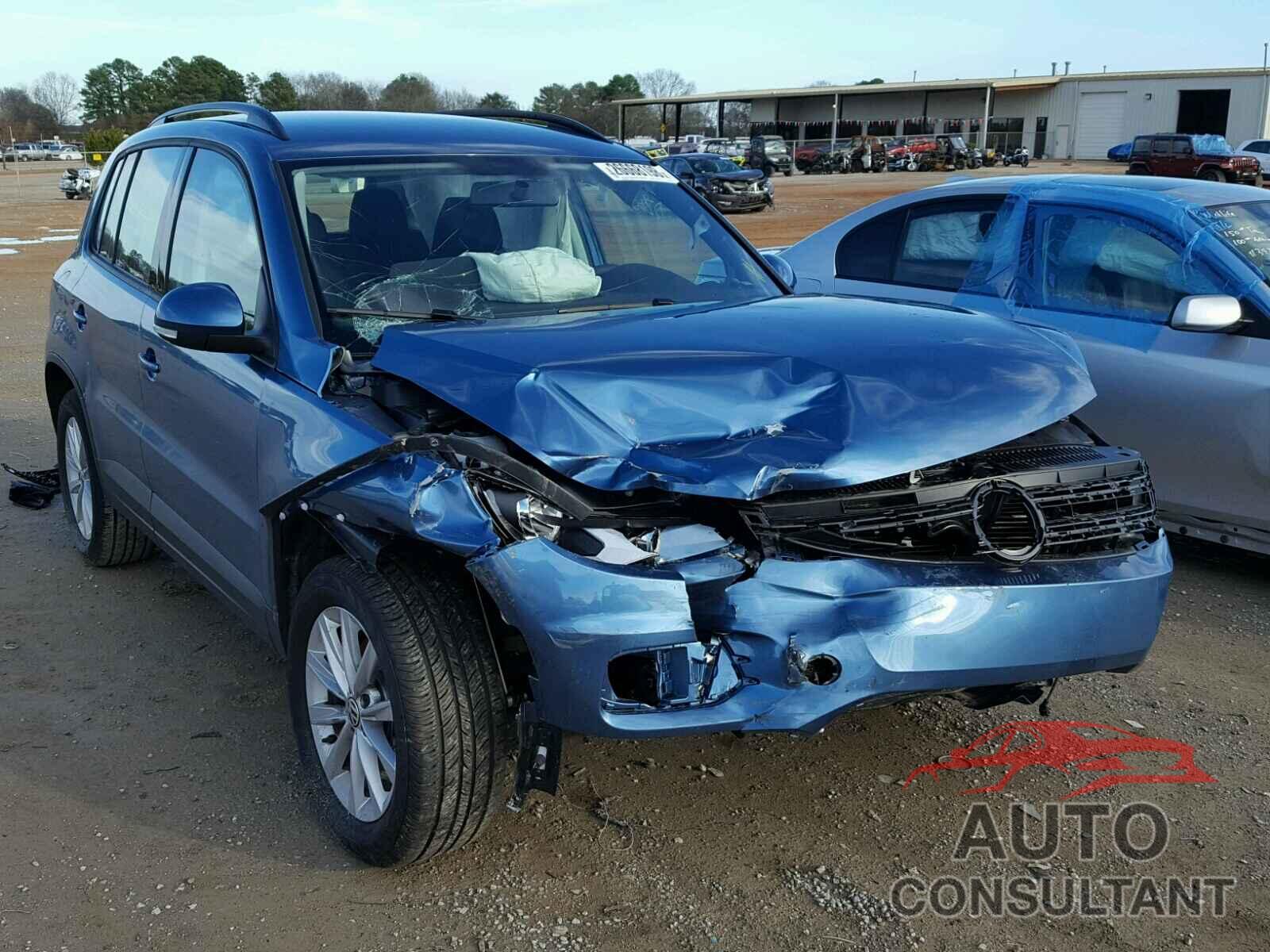 VOLKSWAGEN TIGUAN 2017 - WVGAV7AX4HK050194