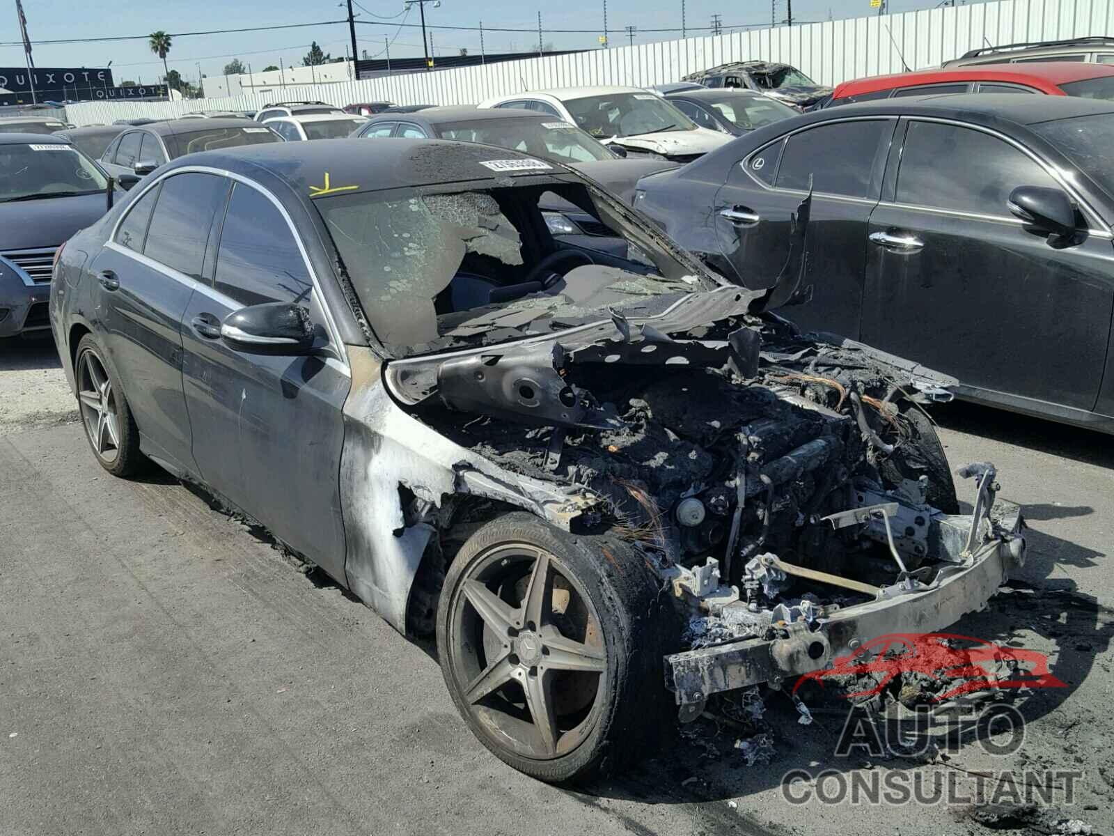 MERCEDES-BENZ C300 2015 - 55SWF4JB3FU048729