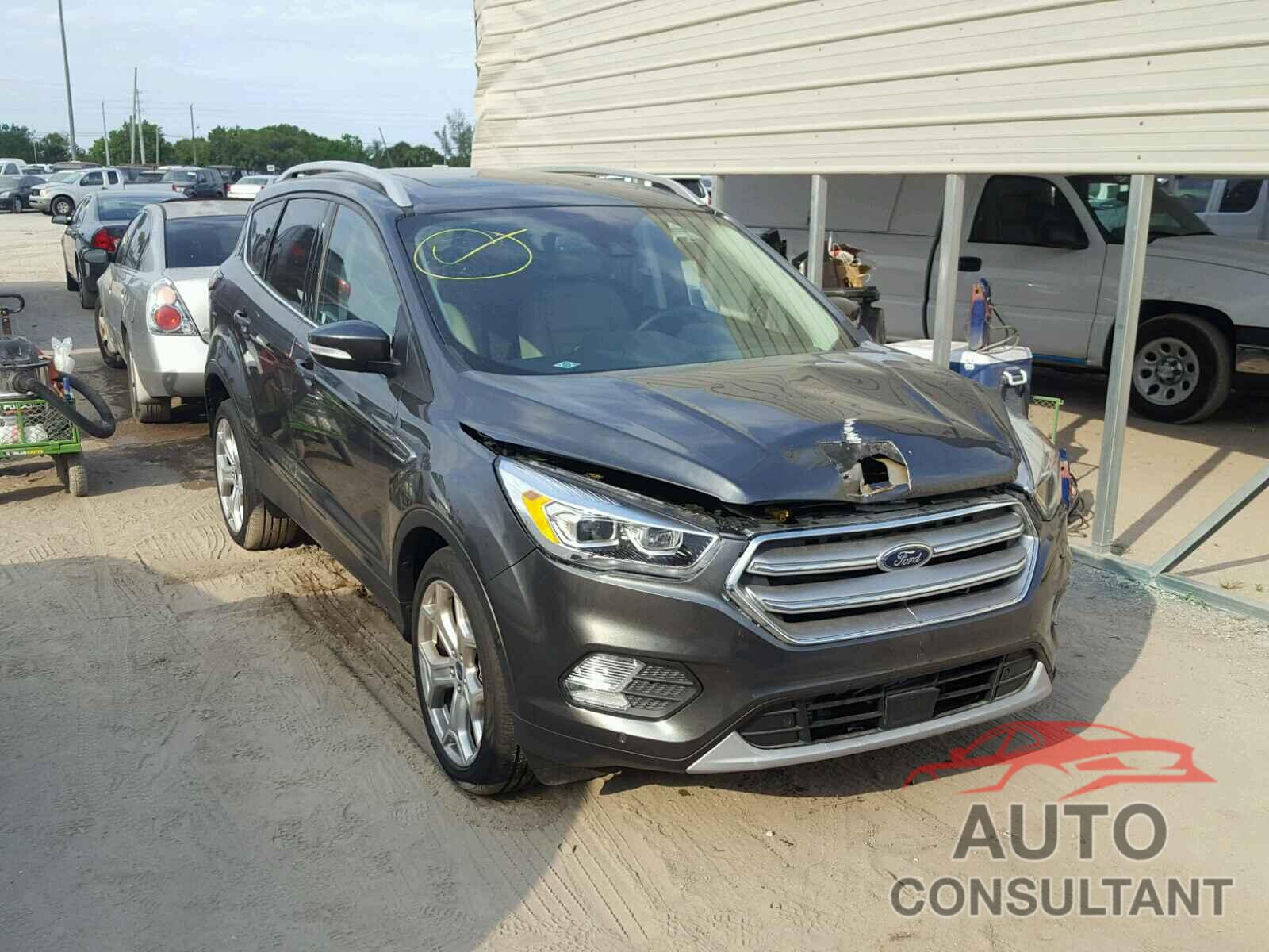 FORD ESCAPE 2017 - 1FMCU0J94HUD49399