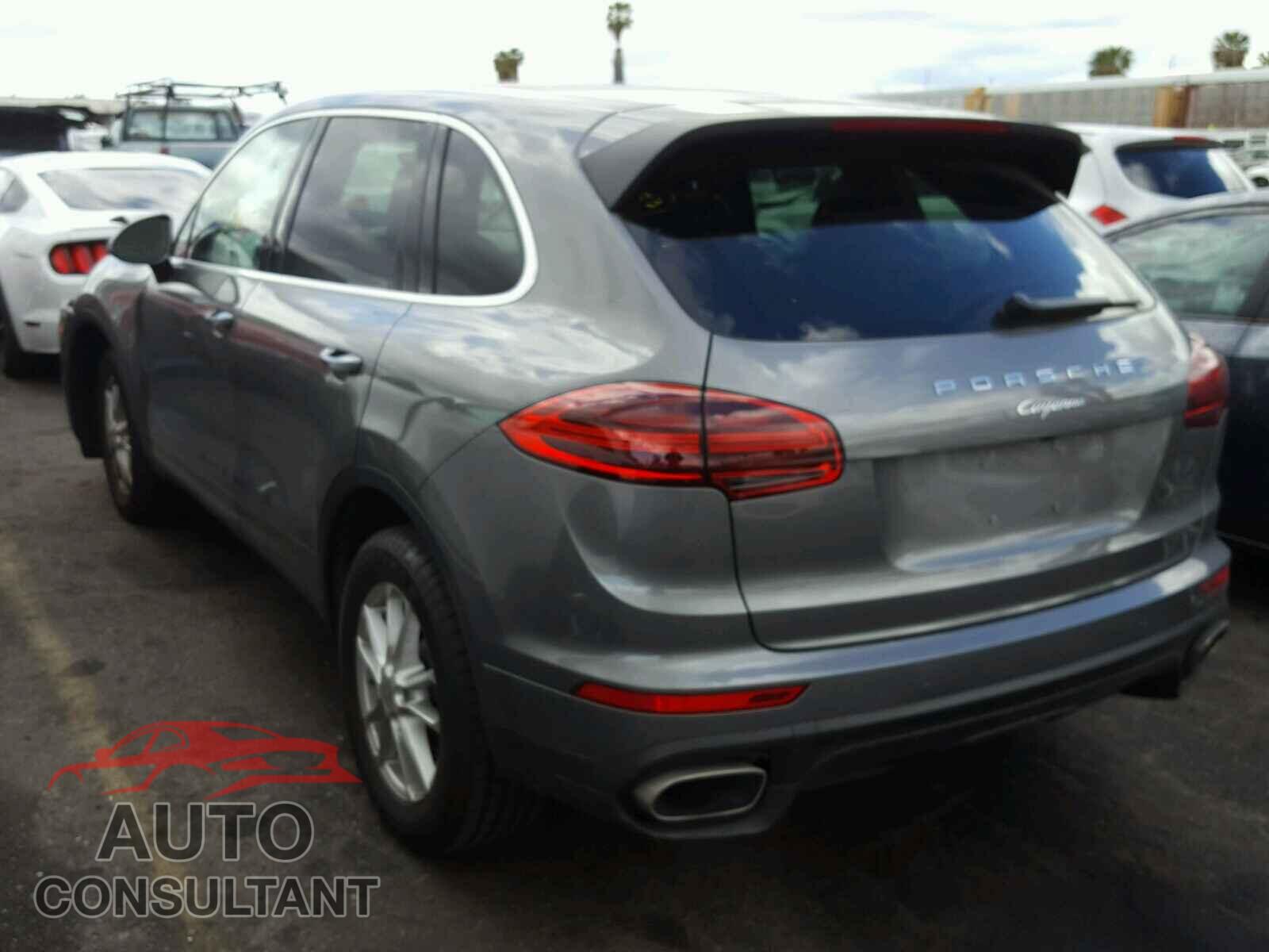 PORSCHE CAYENNE 2016 - WP1AA2A2XGKA08648