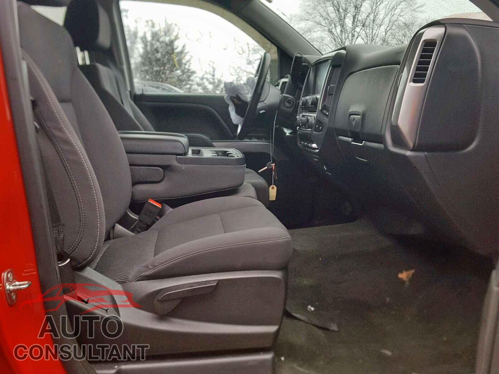 CHEVROLET SILVERADO 2018 - JTDEPMAE4MJ148493