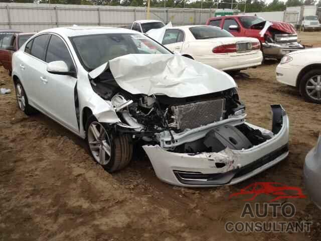 VOLVO S60 2015 - YV140MFD8F1305939