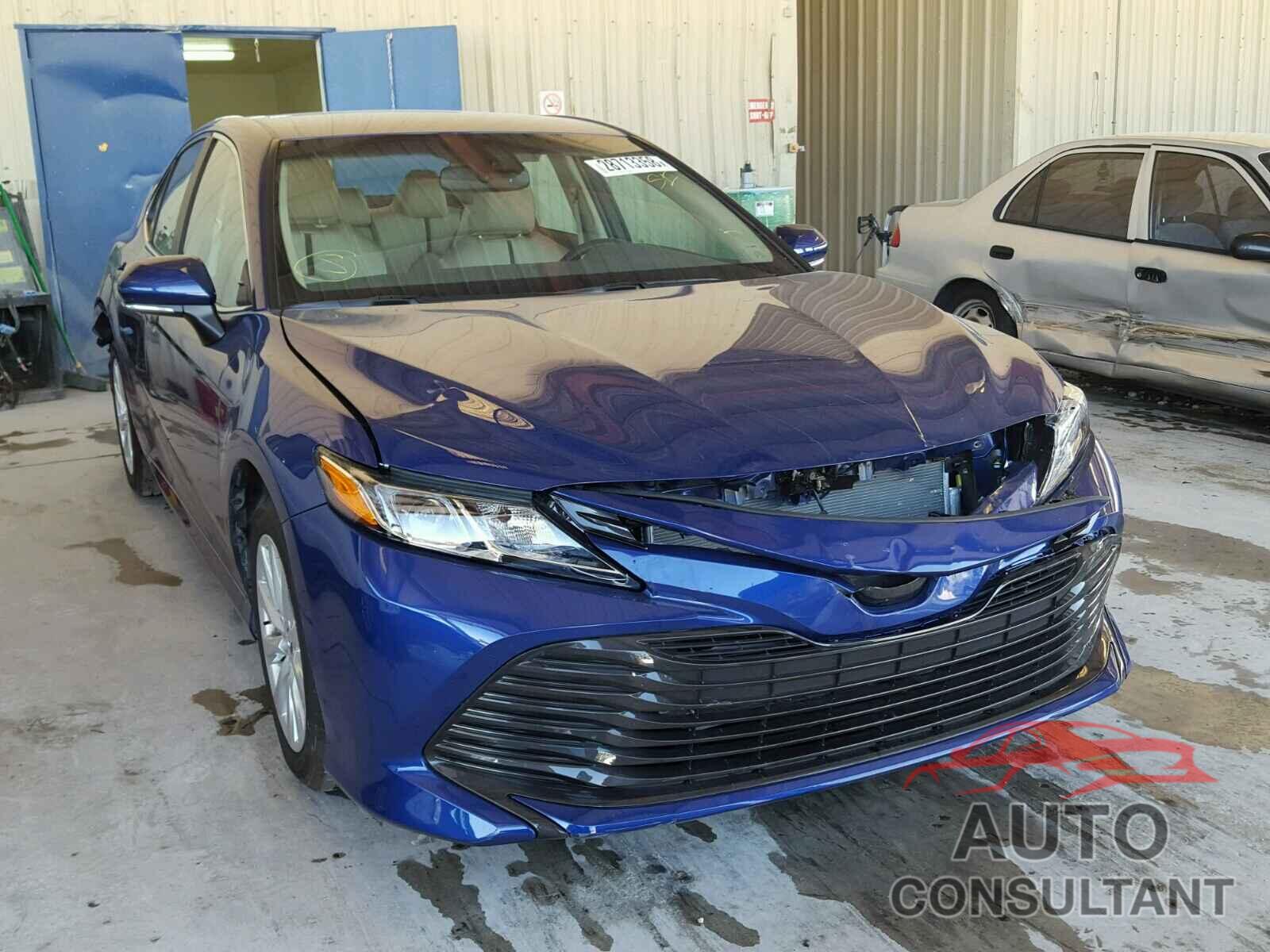 TOYOTA CAMRY 2018 - 4T1B11HK9JU535576