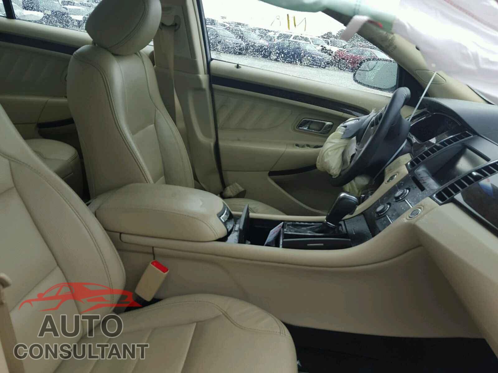 FORD TAURUS 2015 - 1FAHP2F82FG171653