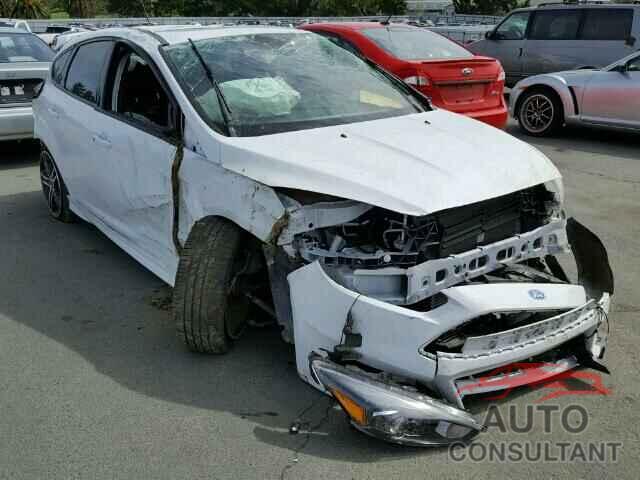 FORD FOCUS 2015 - 1FADP3L90FL241613