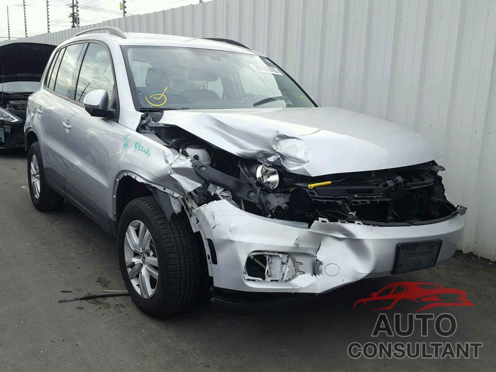 VOLKSWAGEN TIGUAN 2017 - WVGAV7AX4HW512715