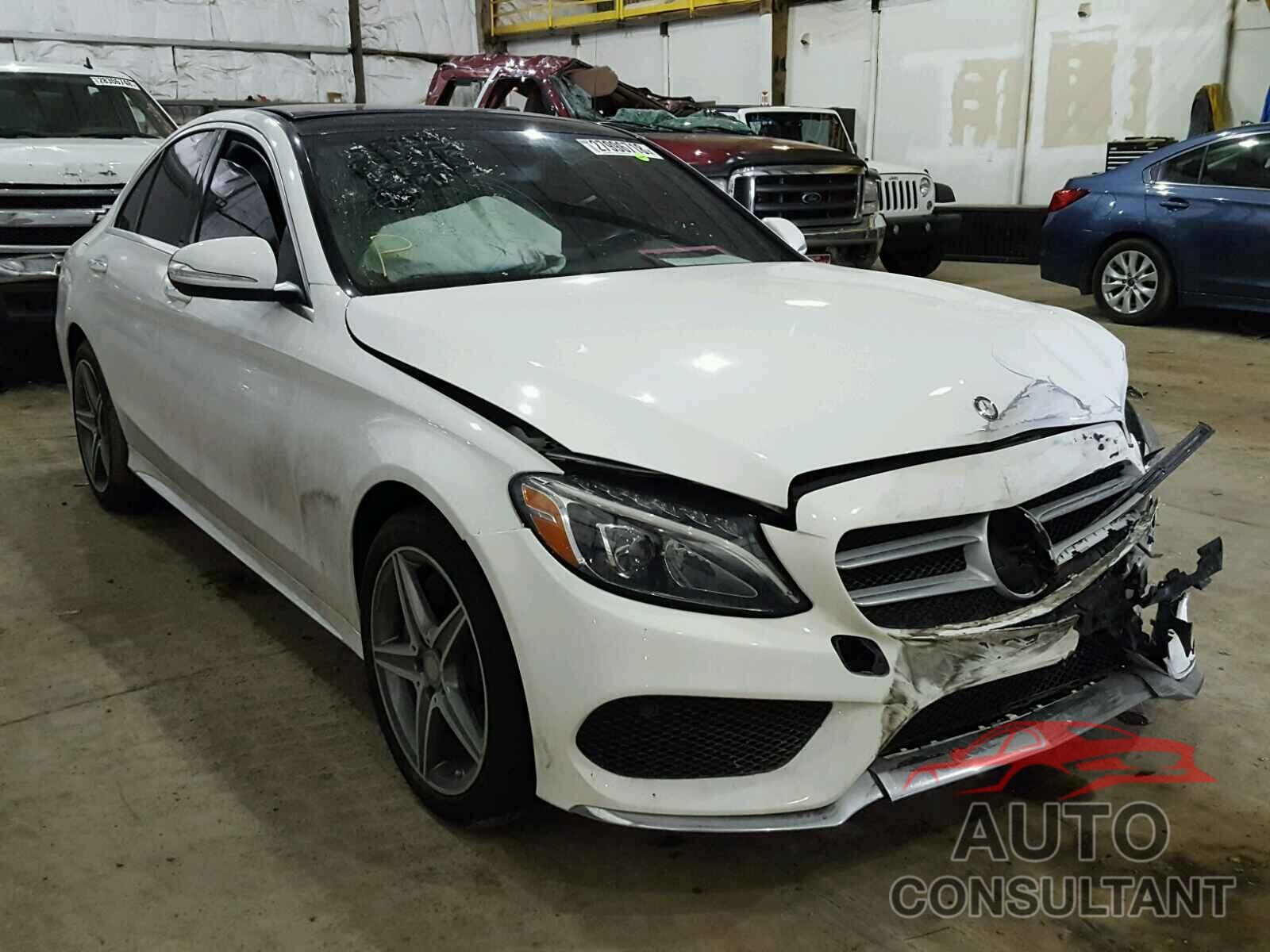 MERCEDES-BENZ C300 2015 - 55SWF4KB0FU028744