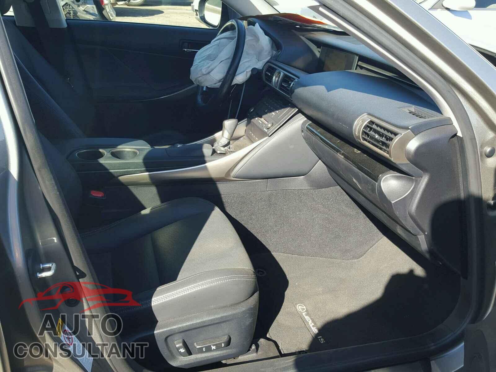 LEXUS IS250 2015 - JTHBF1D20F5070150