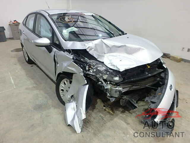 FORD FIESTA 2015 - 3FADP4AJ5FM107620