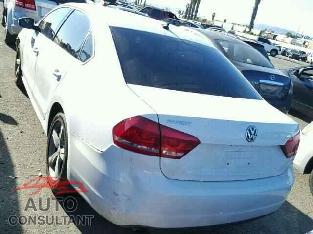 VOLKSWAGEN PASSAT 2015 - 1VWAT7A38FC103460