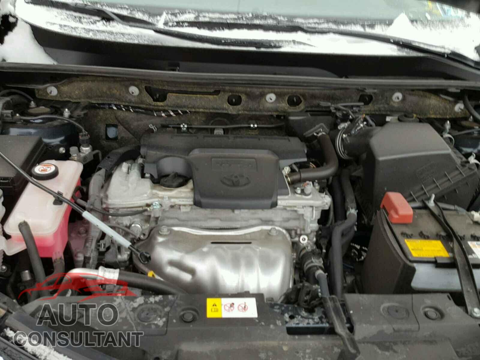TOYOTA RAV4 2017 - JTMRFREVXHD206574