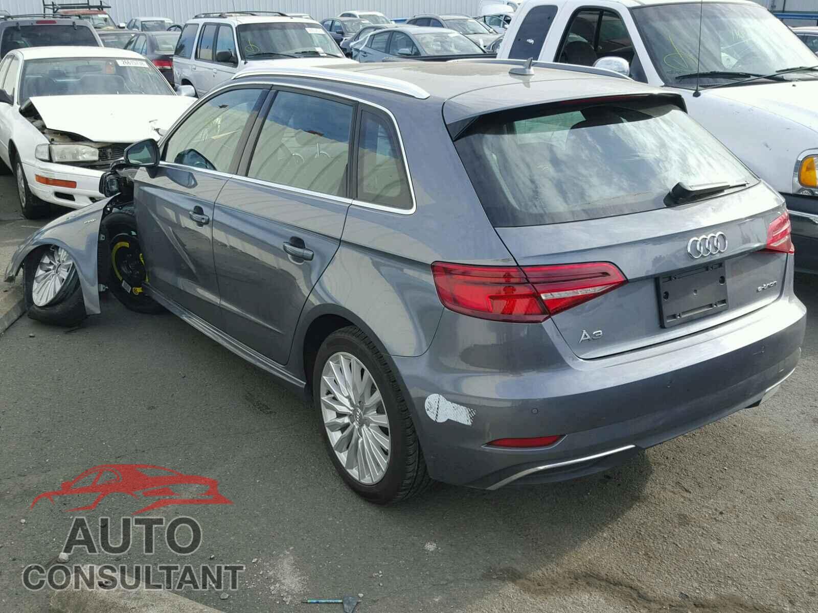 AUDI A3 2017 - WAUTPBFF0HA088020
