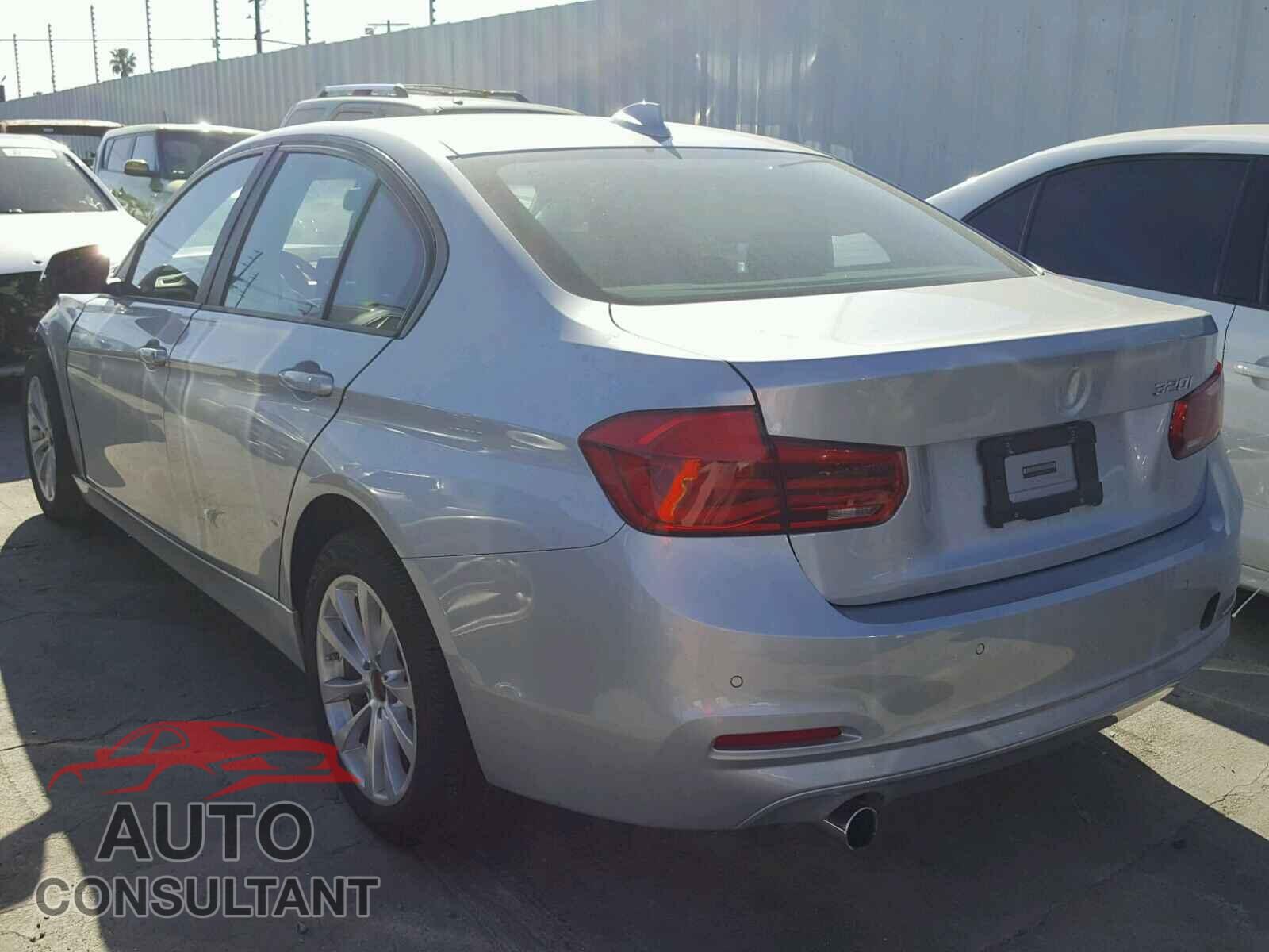 BMW 3 SERIES 2016 - WBA8E1G56GNU10968