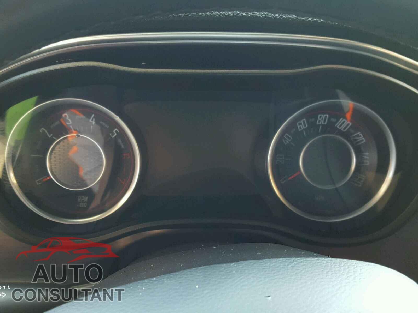 DODGE CHALLENGER 2015 - 2C3CDZAT5FH869765