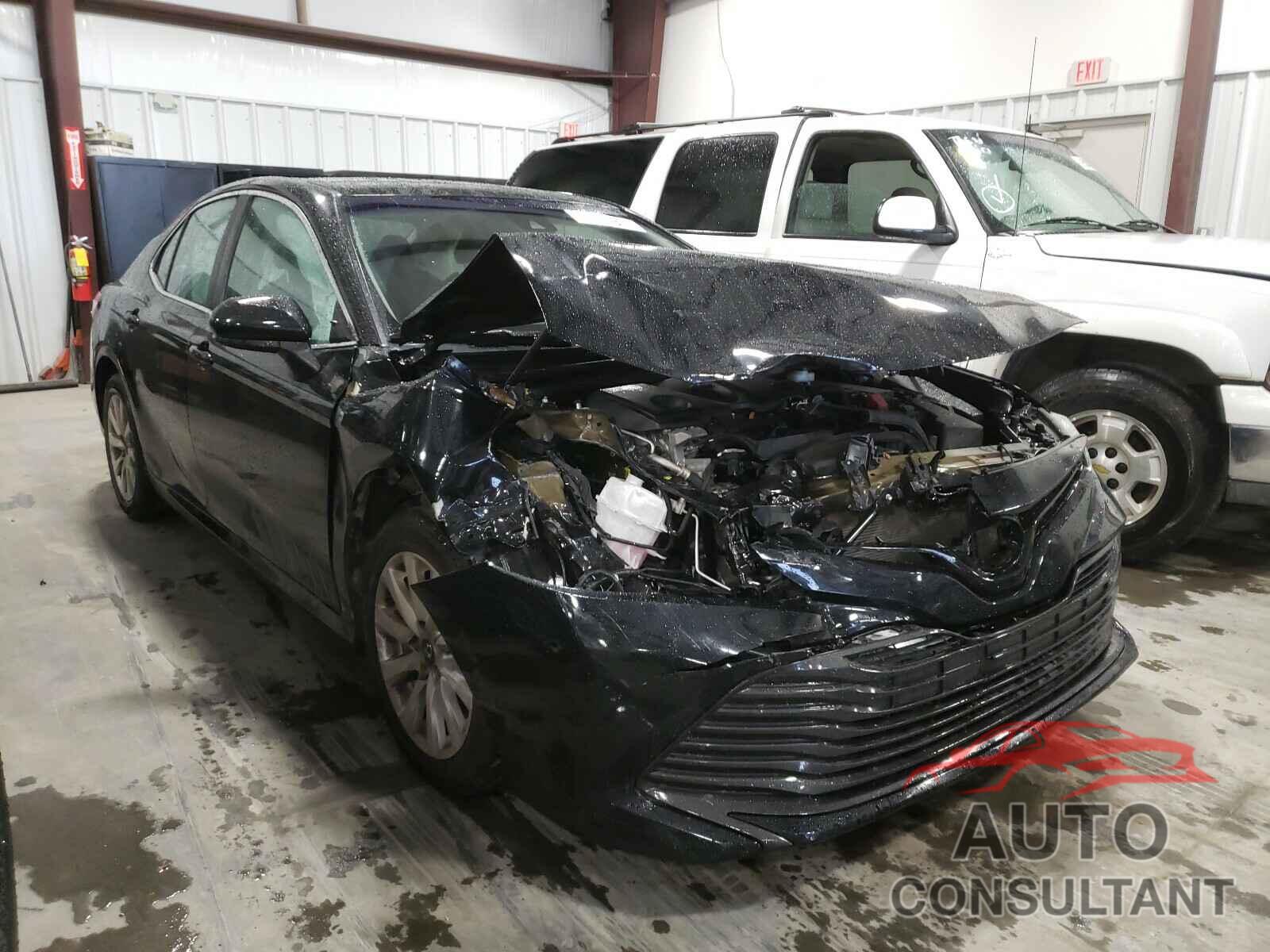 TOYOTA CAMRY 2018 - 3MYDLBYV4HY160437