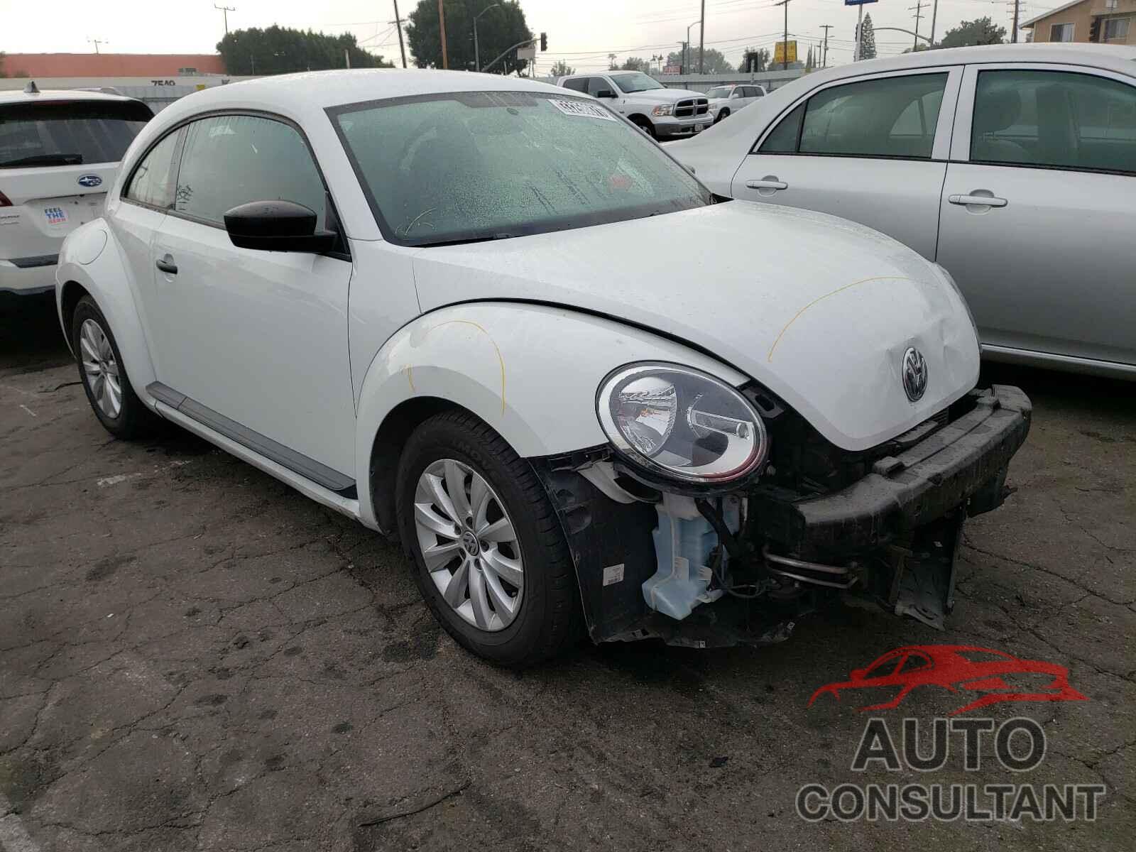 VOLKSWAGEN BEETLE 2018 - 3VWFD7AT9JM710073