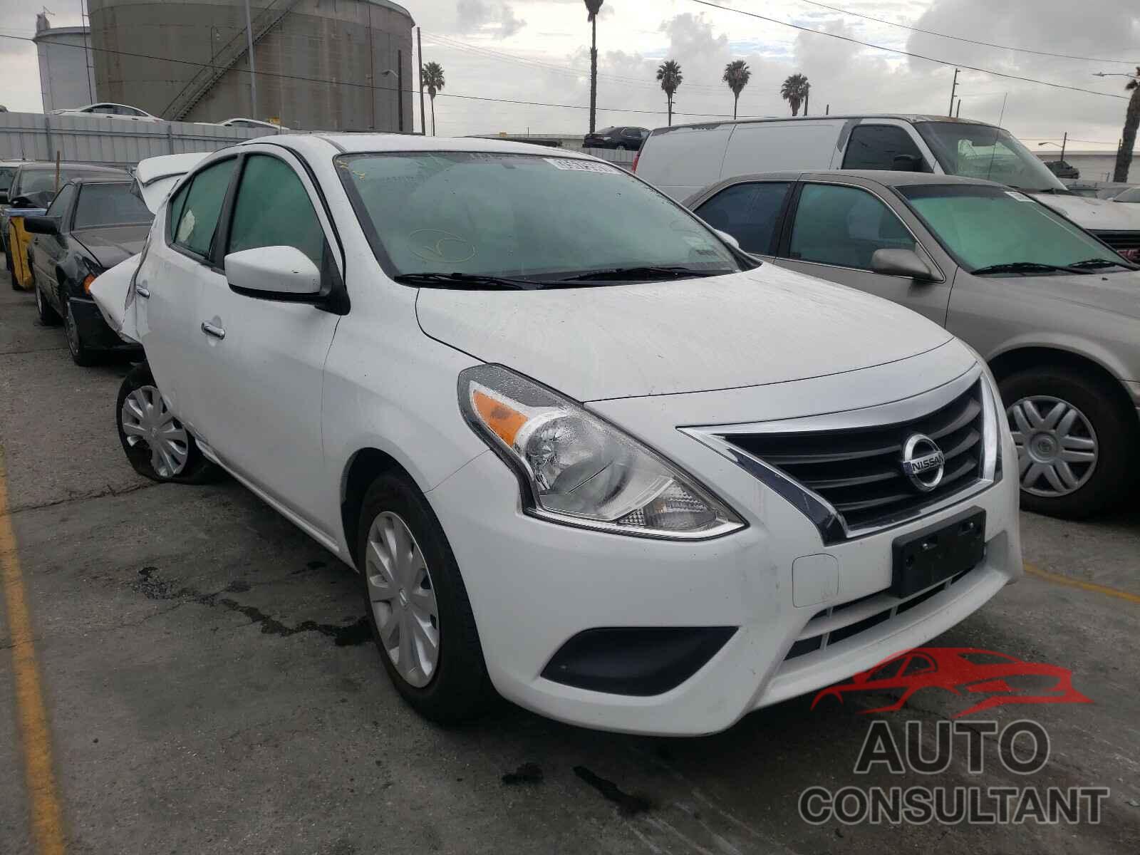 NISSAN VERSA 2019 - 3N1CN7AP7KL870405