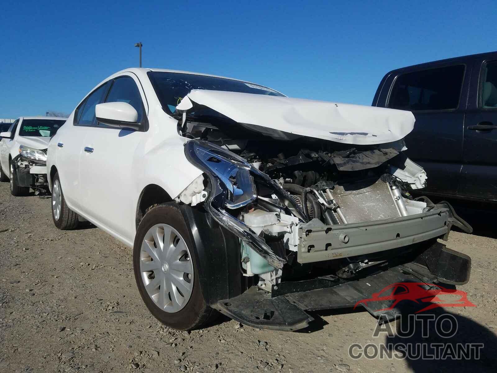 NISSAN VERSA 2019 - 3N1CN7AP4KL879160