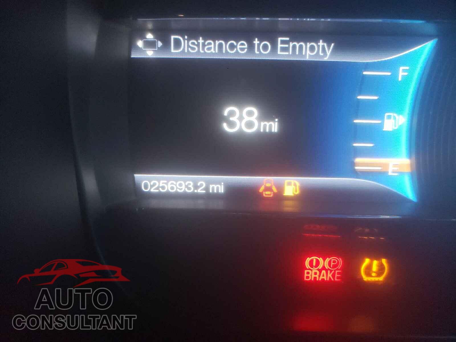FORD TAURUS 2018 - 1FAHP2F82JG101207