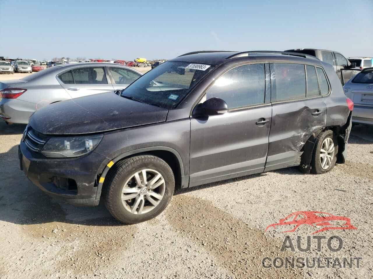 VOLKSWAGEN TIGUAN 2016 - WVGBV7AX0GW576804