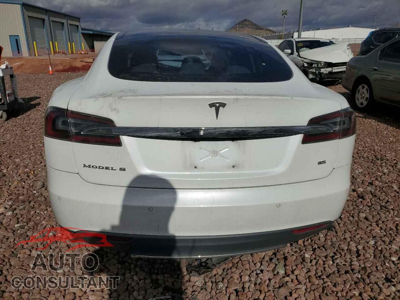 TESLA MODEL S 2015 - 5YJSA1H16FF084098