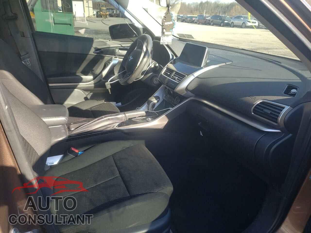 MITSUBISHI ECLIPSE 2018 - JA4AT4AA1JZ059852