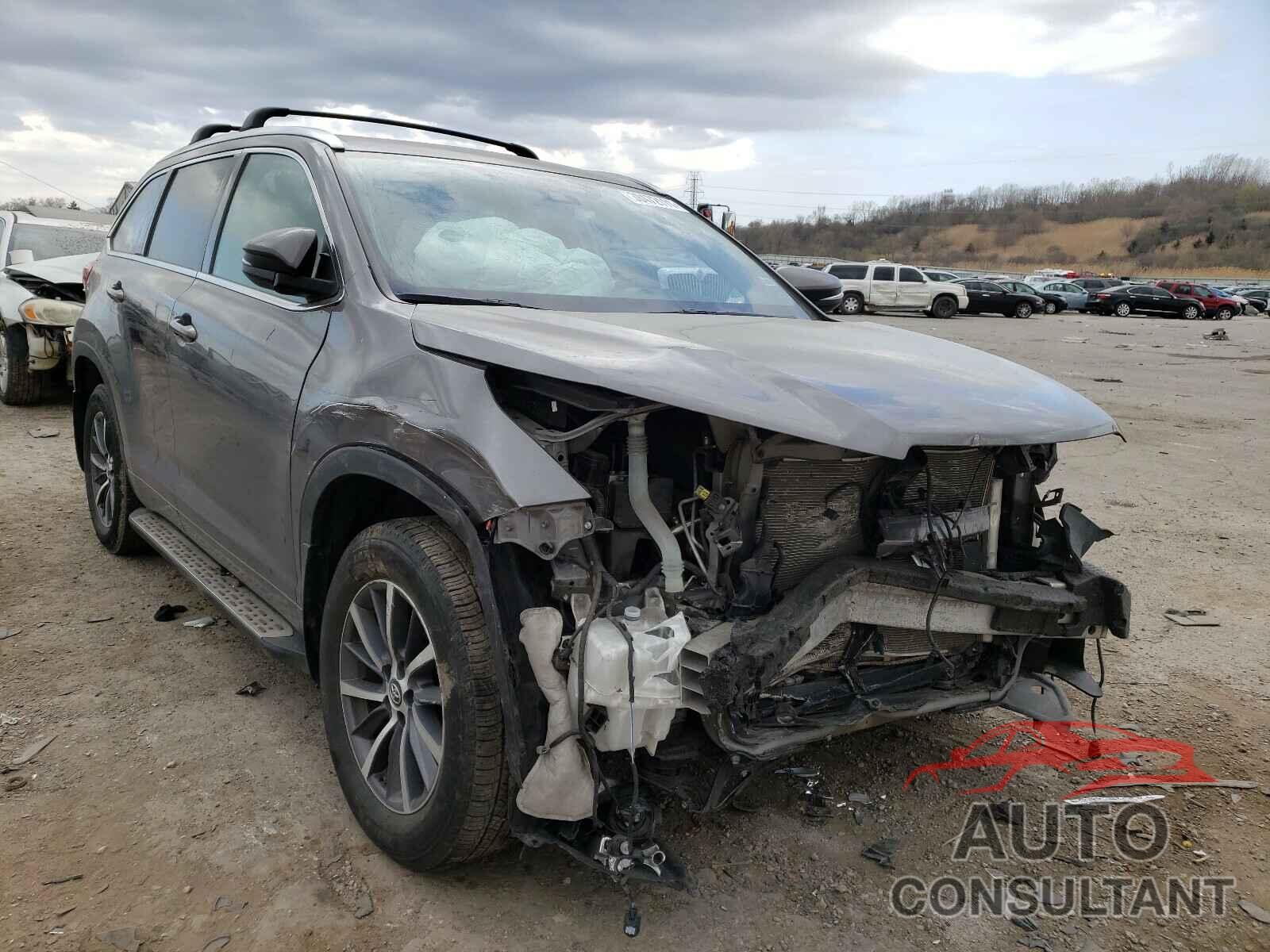 TOYOTA HIGHLANDER 2018 - 5TDJZRFH3JS536774