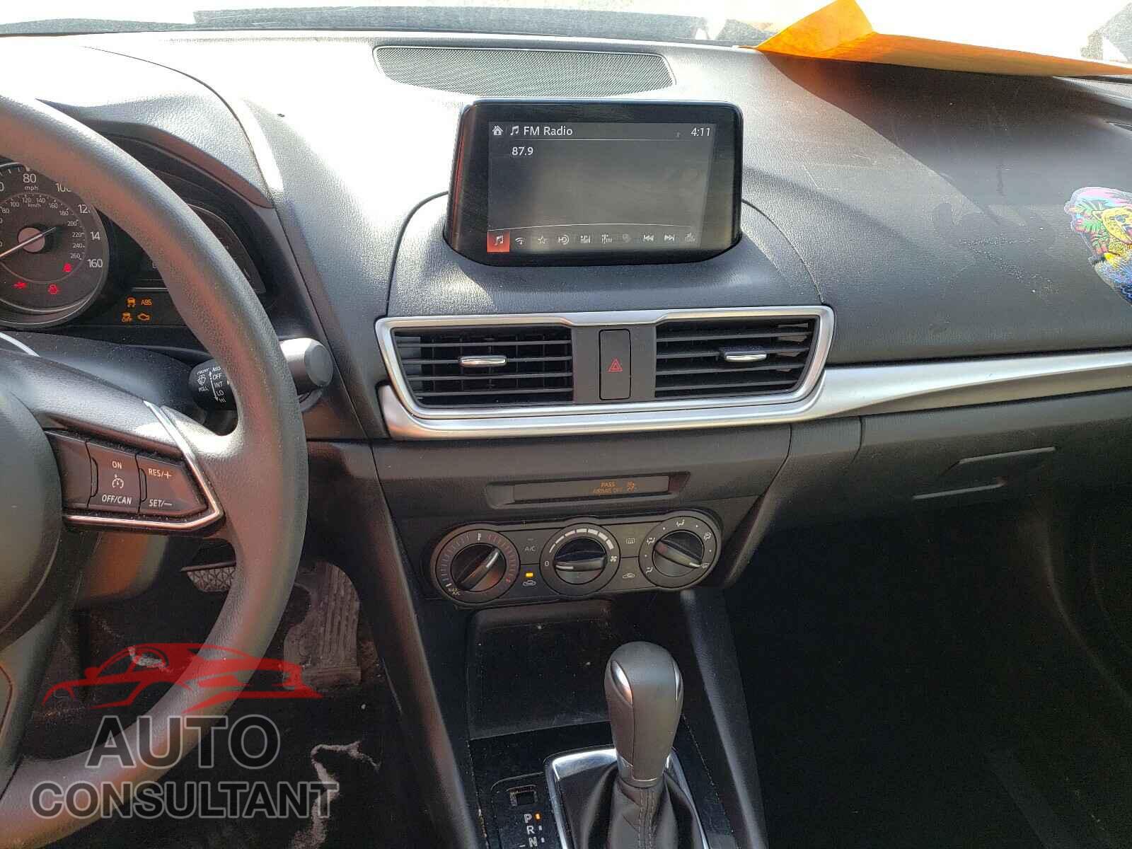 MAZDA 3 2017 - 3MZBN1U71HM134884