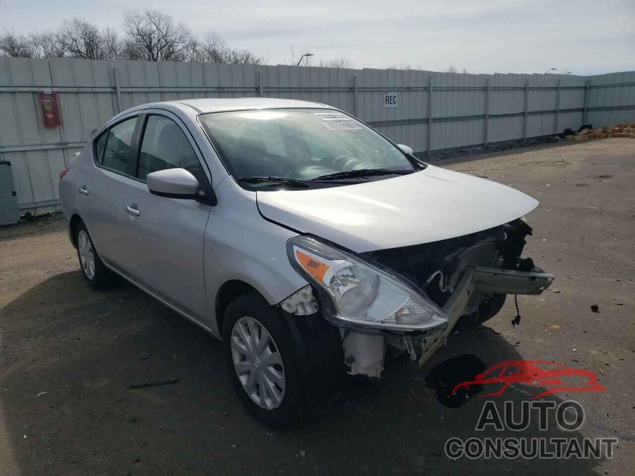 NISSAN VERSA 2019 - 3N1CN7AP6KL876843
