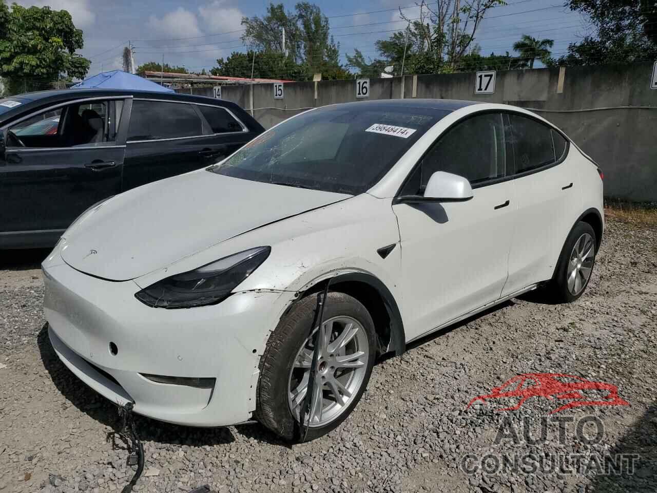 TESLA MODEL Y 2021 - 5YJYGDED8MF131430