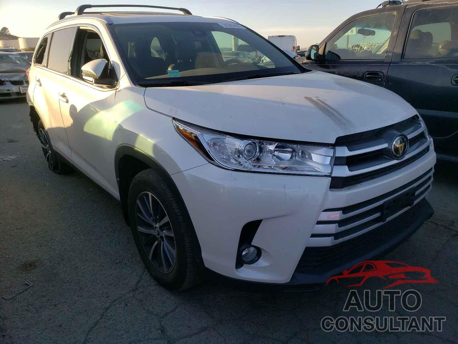 TOYOTA HIGHLANDER 2019 - 5TDJZRFH0KS616941