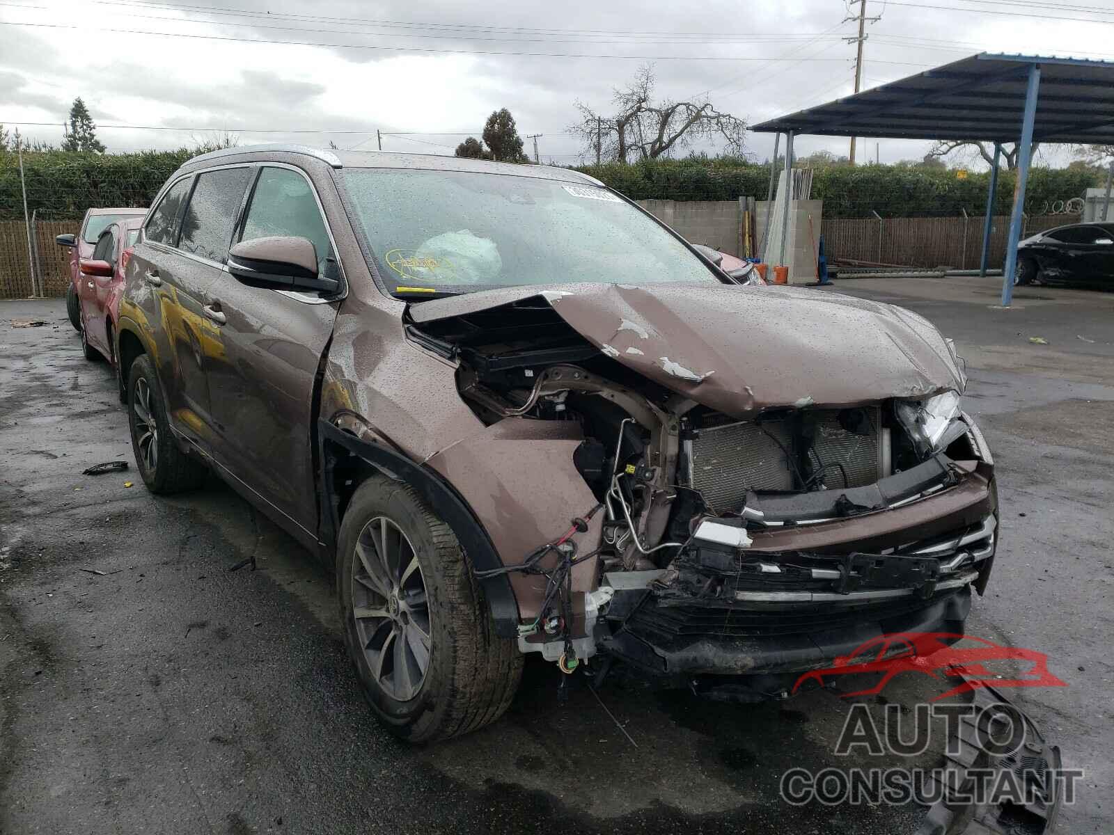 TOYOTA HIGHLANDER 2018 - 5TDKZRFH3JS263016