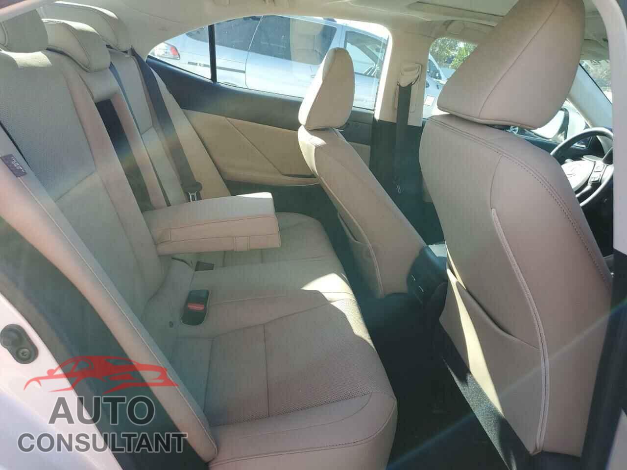 LEXUS IS 2019 - JTHBA1D28K5094737