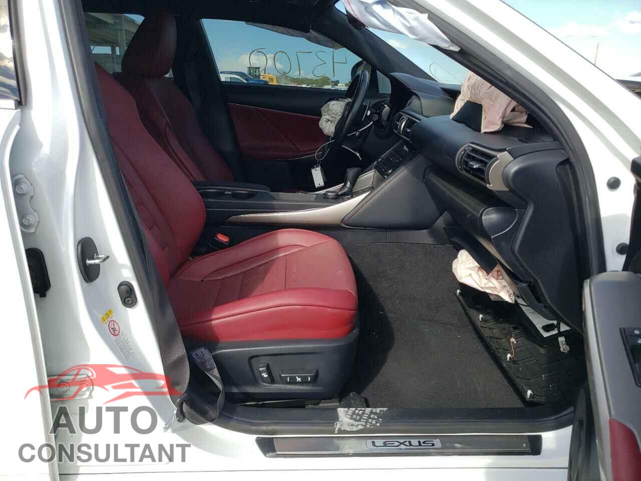LEXUS IS 2018 - JTHBA1D23J5075317