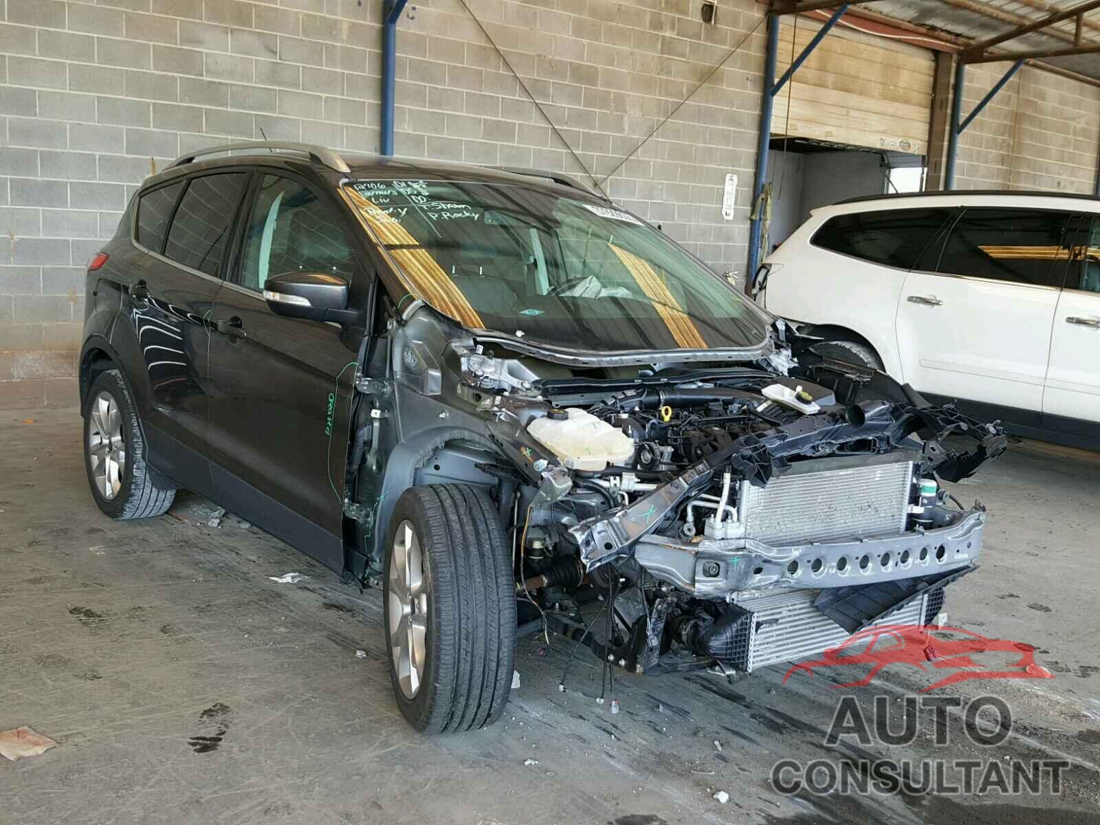 FORD ESCAPE 2015 - 1FMCU9J9XFUB87036