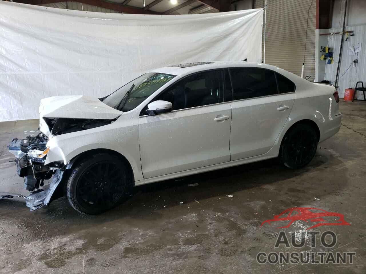 VOLKSWAGEN JETTA 2018 - 3VWDB7AJ5JM261339